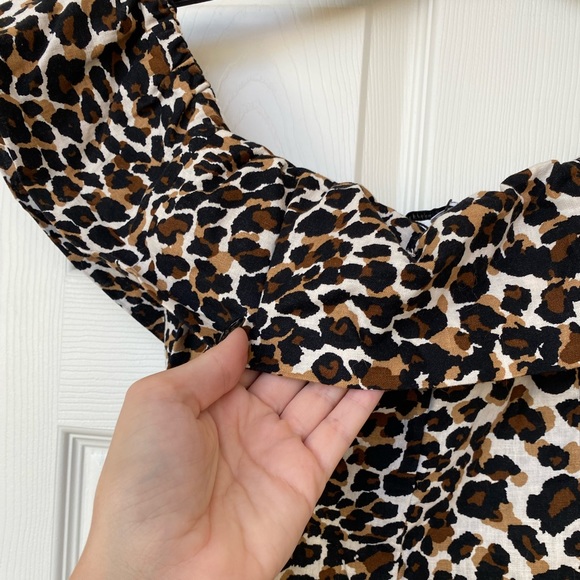 Leopard print off shoulder dress. - Picture 7 of 8